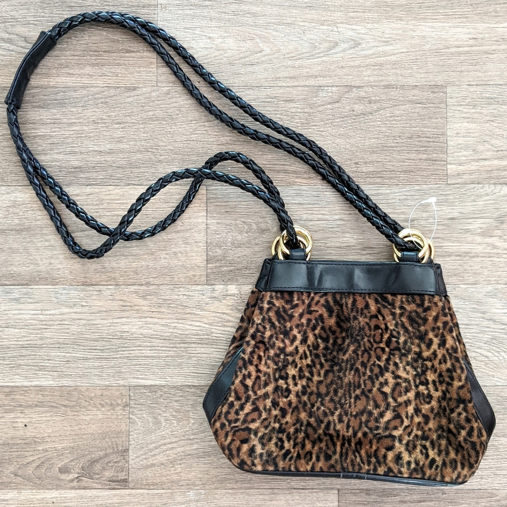 NWOT Tianni Faux Fur Fuzzy Leopard Print Bucket Bag small